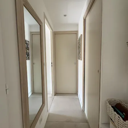 아파트 Appartement Climatise Avec Terrasse *
