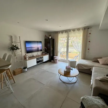 Appartement Climatise Avec Terrasse *